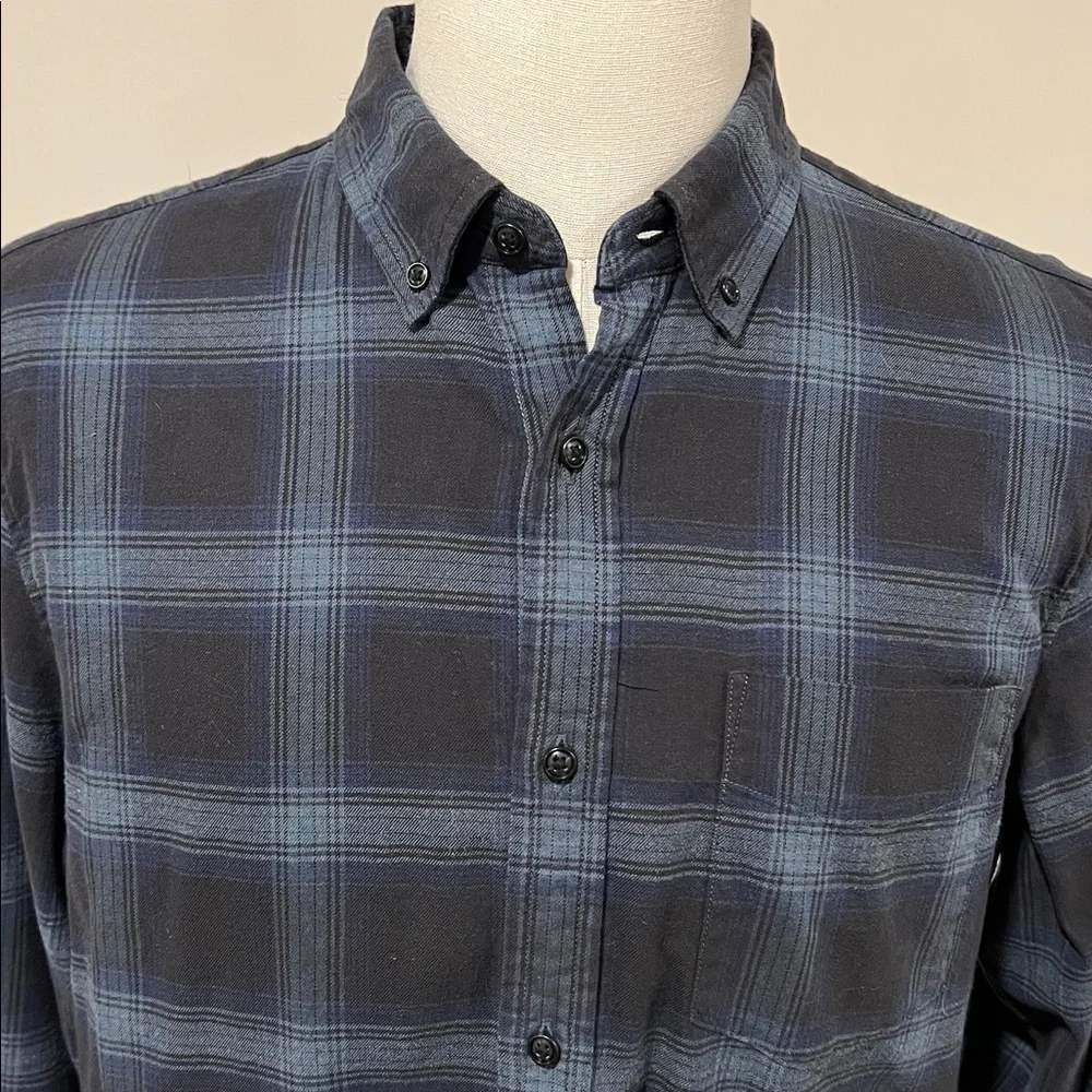 Banana Republic Luxe Flannel Slim Fit Navy and Black Plaid Shirt Size Large